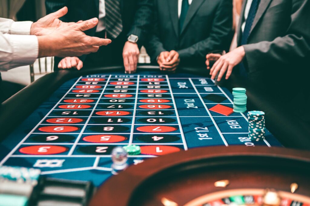 What Should You Know Before Trying Your Luck at an Online Live Casino?