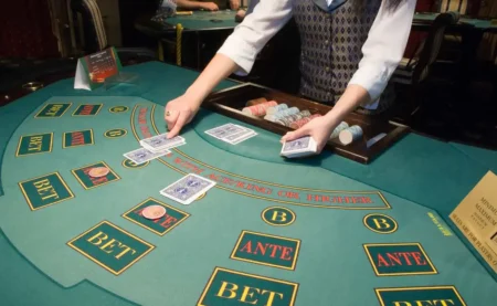 How can flat betting help you win at Baccarat?